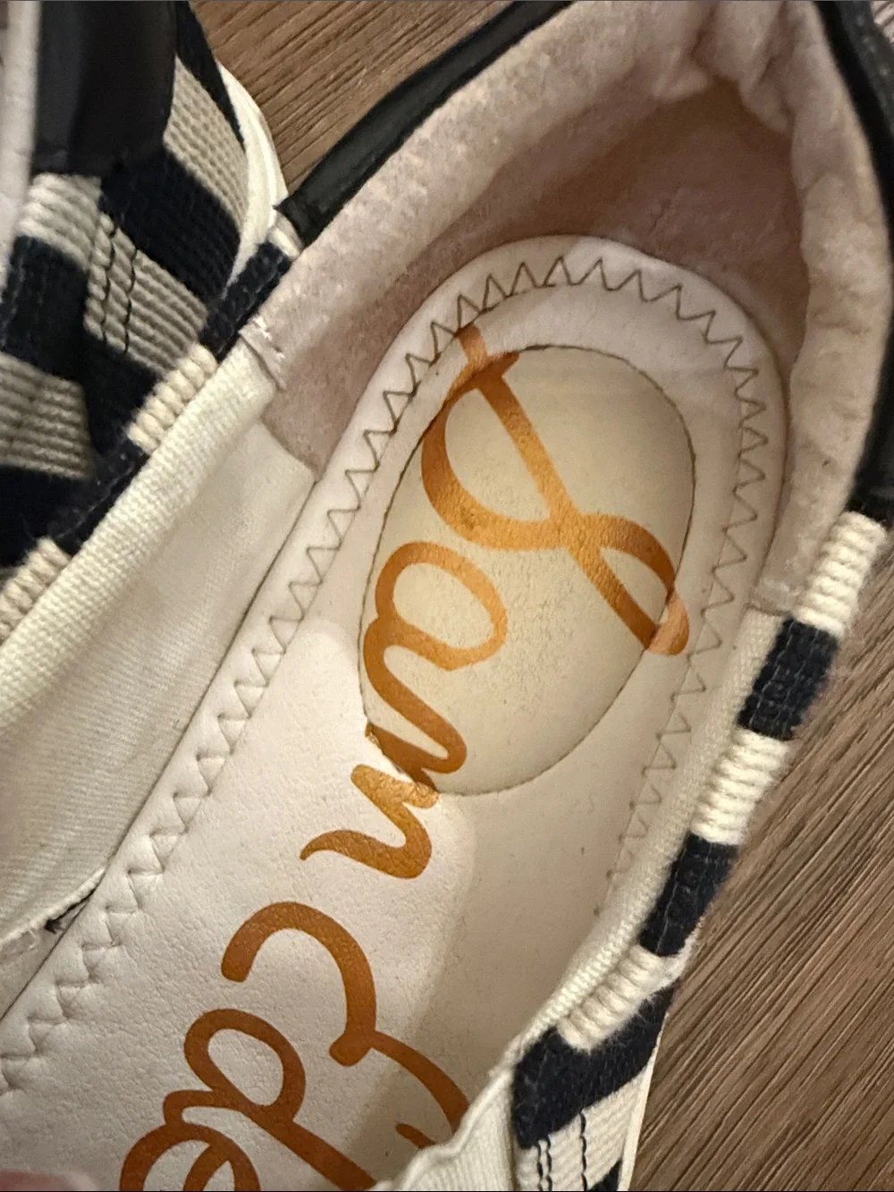 Sam Edelman Black & White Striped Slip-On Sneakers Embroidered bee Size 7.5